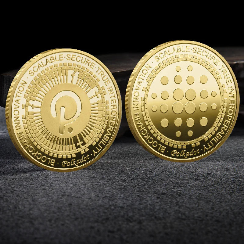 Colección de monedas criptográficas físicas de metal con estuche de plástico.